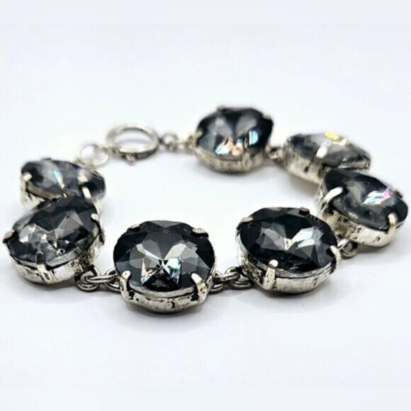 Grey Glass Crystal Button Dot Silvertone Bracelet. - Picture 4 of 7